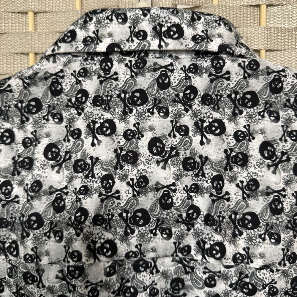 Buckle Eight X Premium Button Down Shirt Size M Gray Skull Print Long Sleeve NEW - Picture 3 of 11